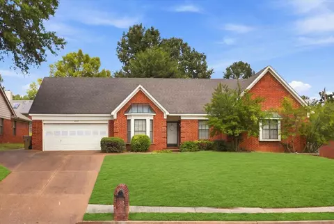 8590 S Rhonda Cir, Cordova, TN 38018