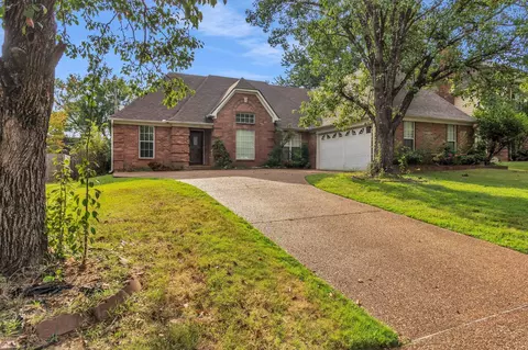 870 Wood Shadows Ln N, Cordova, TN 38018