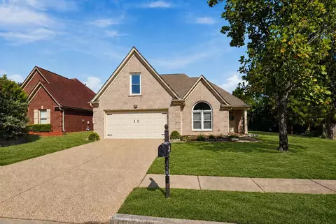 1960 Chartridge Dr, Cordova, TN 38016