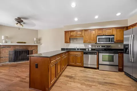 1685 Regents Park Dr #B, Memphis, TN 38104