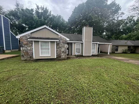 3305 Burgess Dr, Memphis, TN 38118