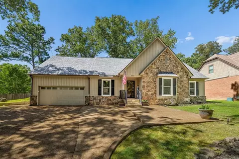 8970 Farmoor Rd, Germantown, TN 38139