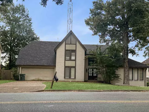 86 S Walnut Bend Dr, Cordova, TN 38018