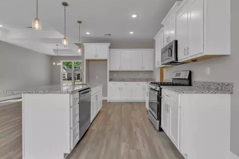 572 Rosalie Woods Dr, Cordova, TN 38018