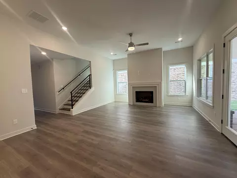 Living - 3134 Mannington Dr, Bartlett, TN 38135 photo 2 of 6