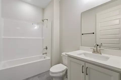 Bath - 3134 Mannington Dr, Bartlett, TN 38135 photo 3 of 3