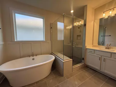 Bath - 3134 Mannington Dr, Bartlett, TN 38135 photo 1 of 4