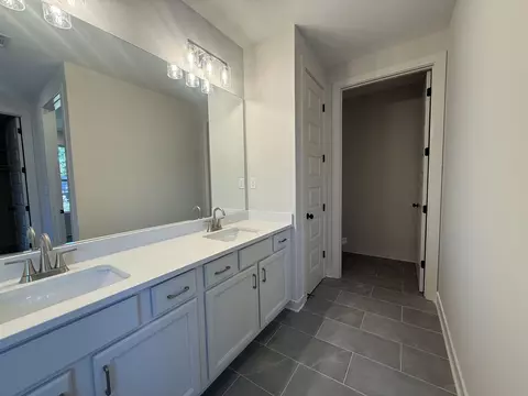 Bath - 3134 Mannington Dr, Bartlett, TN 38135 photo 3 of 4