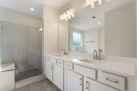 Bath - 3134 Mannington Dr, Bartlett, TN 38135 photo 1 of 3