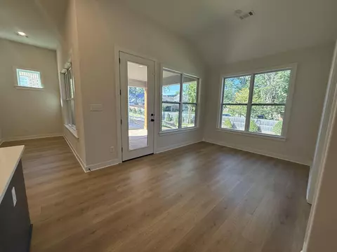 Living - 3138 Mannington Dr, Bartlett, TN 38135 photo 3 of 3
