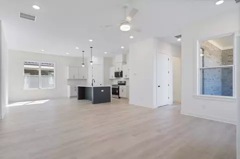 Living - 3141 Mannington Dr, Bartlett, TN 38135 photo 3 of 5