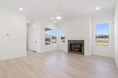 Living - 3141 Mannington Dr, Bartlett, TN 38135 photo 1 of 5