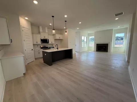 Living - 3141 Mannington Dr, Bartlett, TN 38135 photo 2 of 3