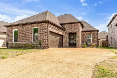 568 Rosalie Woods Dr, Cordova, TN 38018