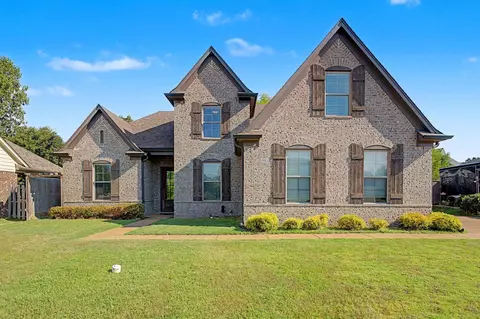9082 Oakvale Dr, Cordova, TN 38016