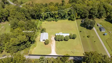 118 Charlie Ln, Waynesboro, TN 38485