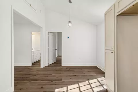 Entry Way - 1425 N Madison St, Corinth, MS 38834 photo 3 of 4
