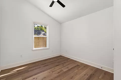 Bedroom - 1425 N Madison St, Corinth, MS 38834 photo 5 of 5