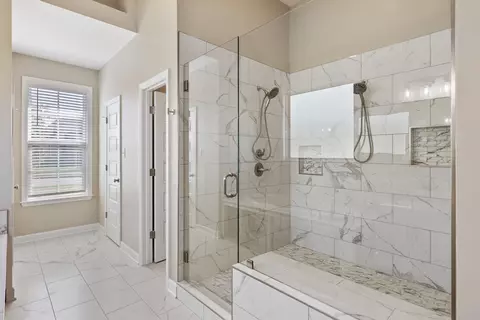 Bath - 7191 E Harrier Dr, Olive Branch, MS 38654 photo 2 of 4