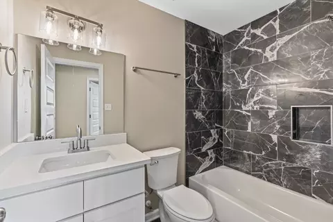 Bath - 7191 E Harrier Dr, Olive Branch, MS 38654 photo 4 of 4