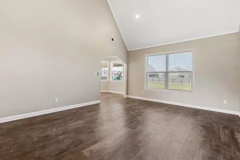 Living - 7191 E Harrier Dr, Olive Branch, MS 38654 photo 2 of 3