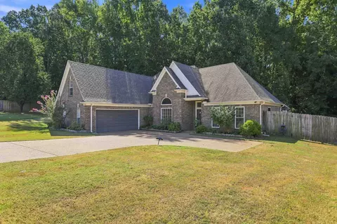 50 Brookhaven Ln, Oakland, TN 38060