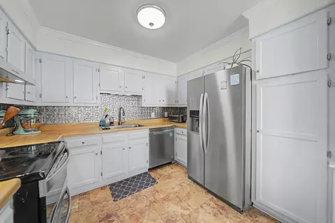 Kitchen - 2710 North Ln, Corinth, MS 38834 photo 2 of 4