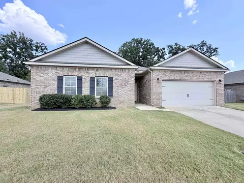 385 Beau Tisdale Dr, Oakland, TN 38060