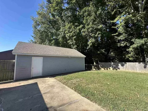 Exterior - 2373 Curbertson St, Bartlett, TN 38134 photo 3 of 4