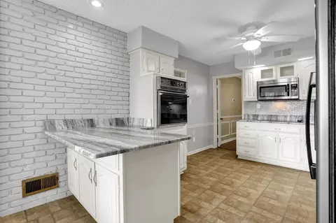 Kitchen - 356 Rutledge St, Collierville, TN 38017 photo 2 of 4