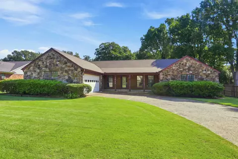 2948 Sandy Creek Dr, Germantown, TN 38138