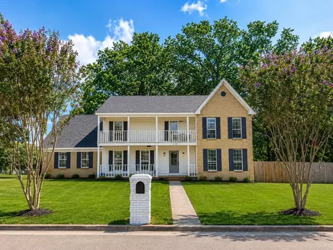 6150 Woodstock Hills Dr, Millington, TN 38053