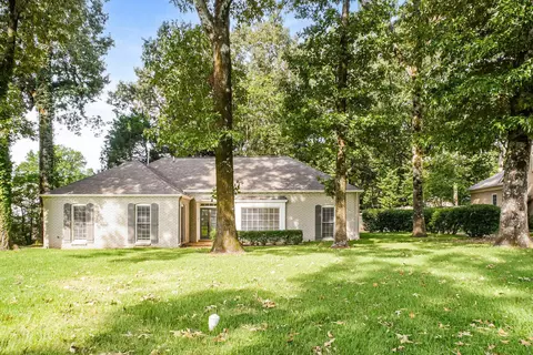 2415 Kirby Rd, Memphis, TN 38119