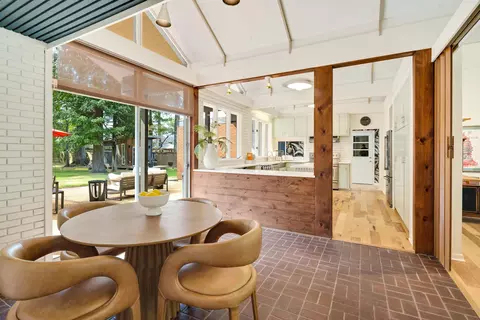 Dining - 431 Erwin Dr, Memphis, TN 38117 photo 2 of 2