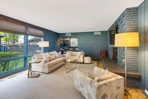 Living - 431 Erwin Dr, Memphis, TN 38117 photo 5 of 6
