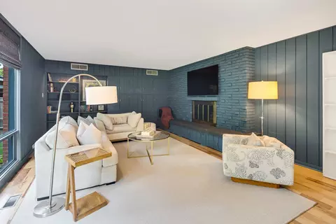Living - 431 Erwin Dr, Memphis, TN 38117 photo 6 of 6