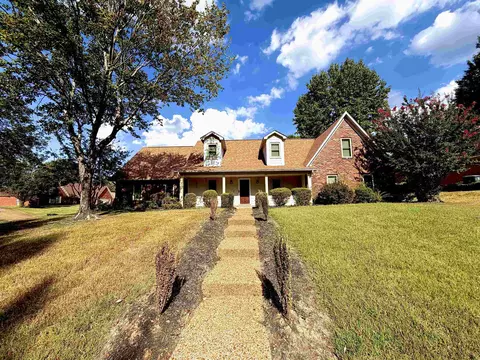 1466 Fox Trace Dr, Cordova, TN 38016