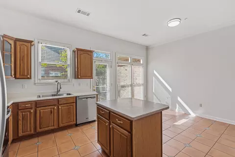 Kitchen - 1732 Constable Ct, Collierville, TN 38017 photo 2 of 2