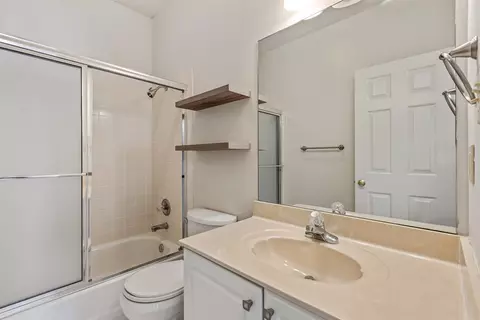 Bath - 1732 Constable Ct, Collierville, TN 38017 photo 2 of 2