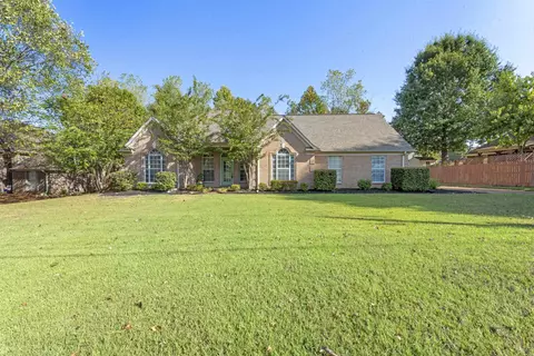 20 Country Brook Dr, Oakland, TN 38060