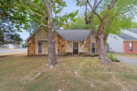 7109 Tagen Dr, Memphis, TN 38133