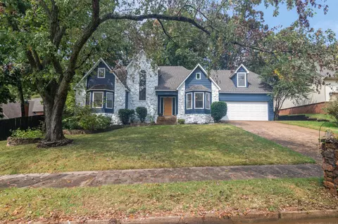 2217 Oak Hollow Ln, Cordova, TN 38016