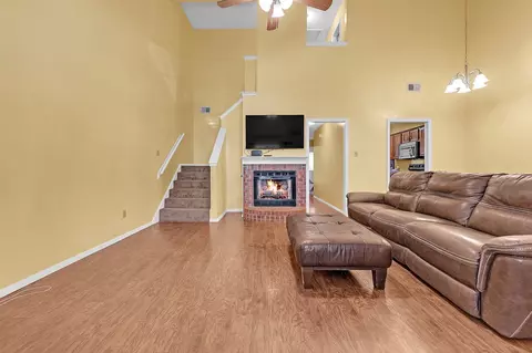 1515 Beaver Trail Dr, Cordova, TN 38016