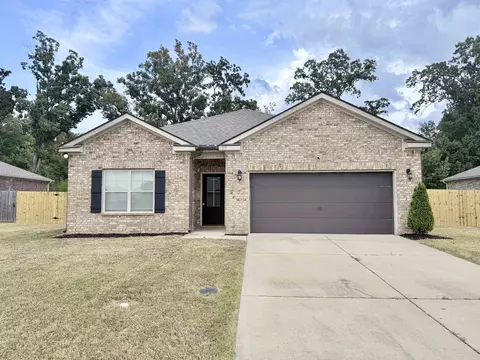 375 Beau Tisdale Dr, Oakland, TN 38060