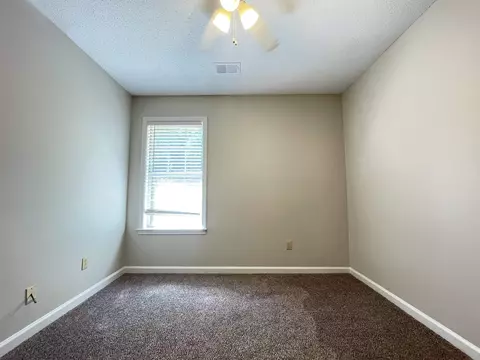 Bedroom - 3943 Oak Forest Dr, Bartlett, TN 38135 photo 4 of 4