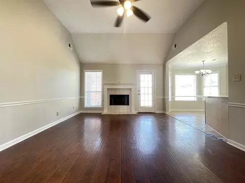 Living - 3943 Oak Forest Dr, Bartlett, TN 38135 photo 1 of 1