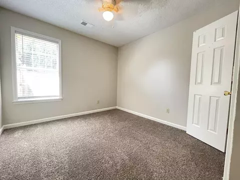Bedroom - 3943 Oak Forest Dr, Bartlett, TN 38135 photo 3 of 4