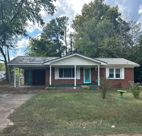123 N Magnolia St N, Adamsville, TN 38310