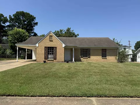 7221 N Juana Dr, Millington, TN 38053