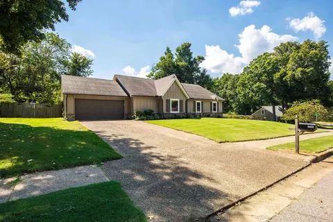 9433 Woodcutter Ln, Lakeland, TN 38002